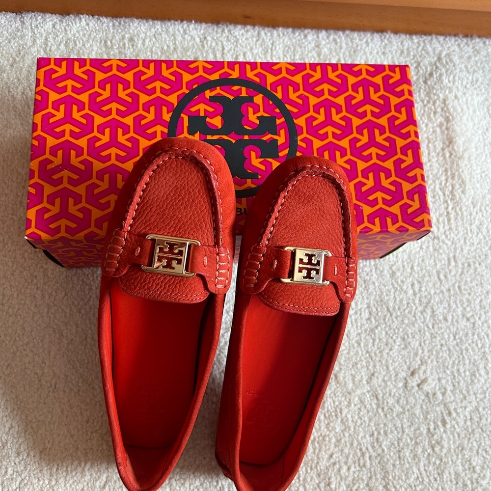 Tory Burch Suede Loafers sz 7.5